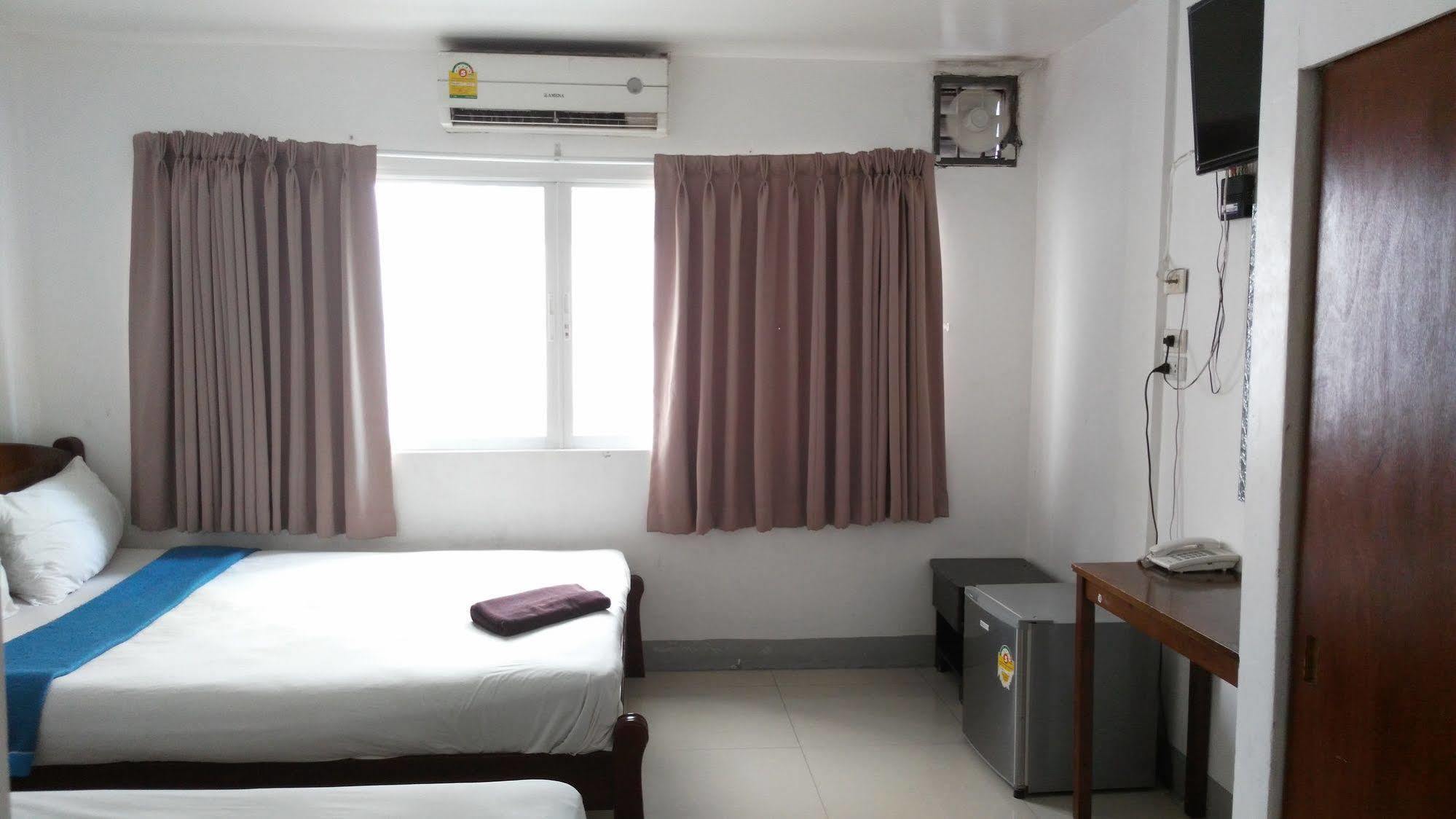 Alsana Hotel Bangkok Bagian luar foto