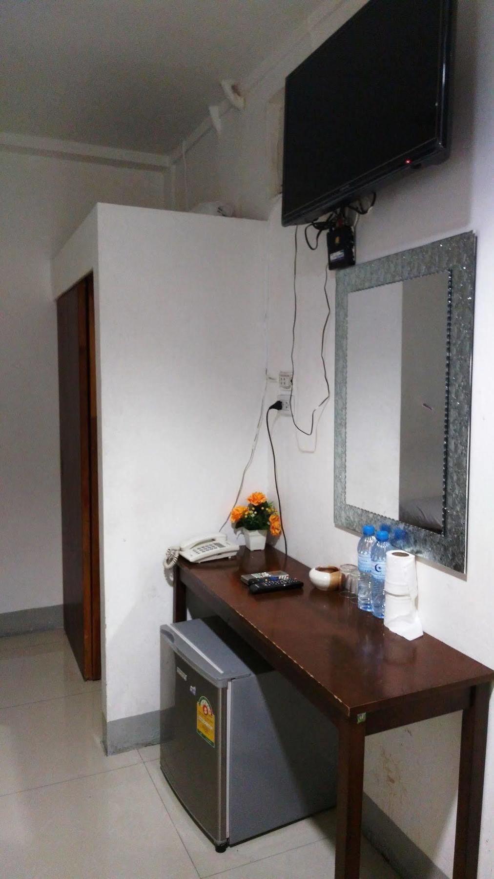Alsana Hotel Bangkok Bagian luar foto
